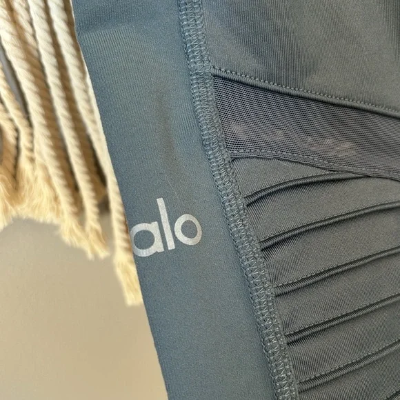 Alo Yoga Athletic Athleisure Dusty Blue Motto Leggings Pants - Picture 5 of 5